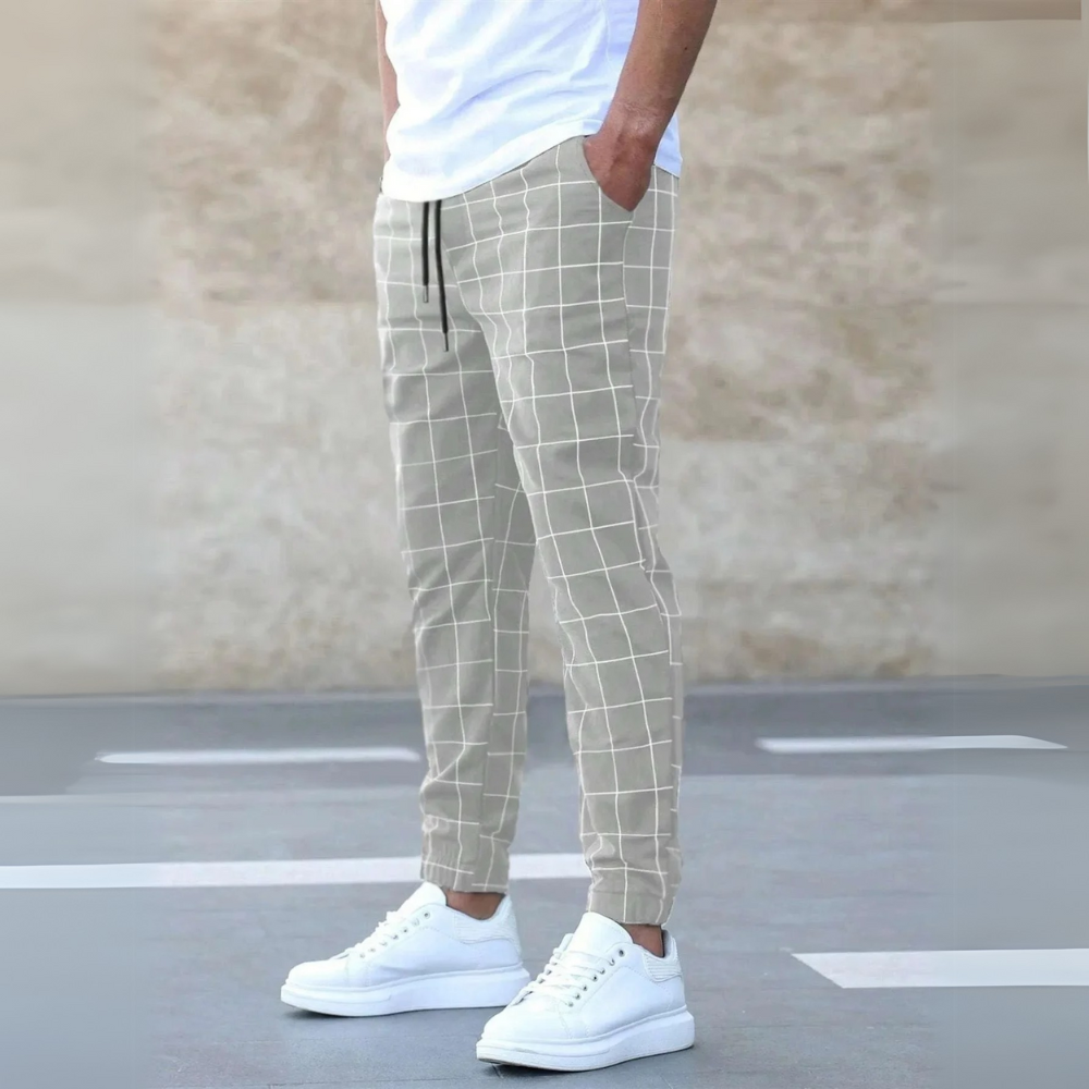 Gavento | Structured Check Sweatpants with Refined Fit