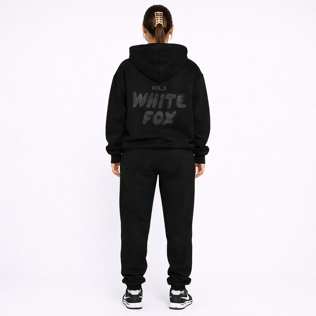 MADISON – Modern Lounge Tracksuit with Relaxed Athletic Silhouette