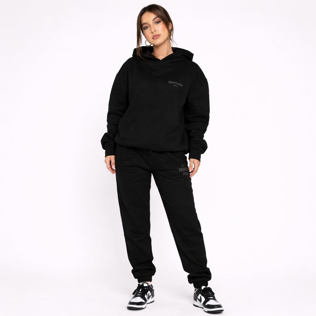 MADISON – Modern Lounge Tracksuit with Relaxed Athletic Silhouette