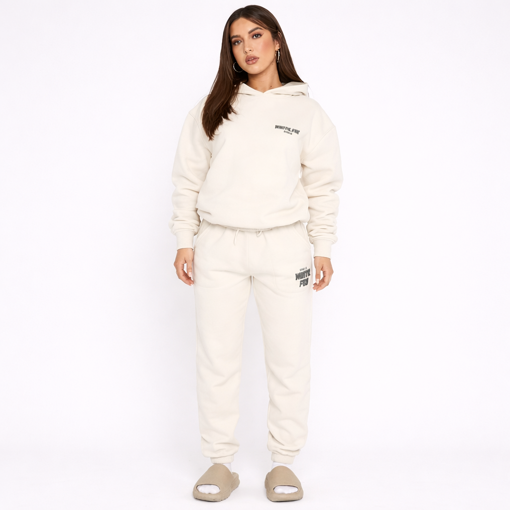MADISON – Modern Lounge Tracksuit with Relaxed Athletic Silhouette
