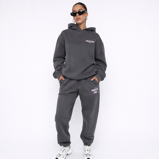 MADISON – Modern Lounge Tracksuit with Relaxed Athletic Silhouette