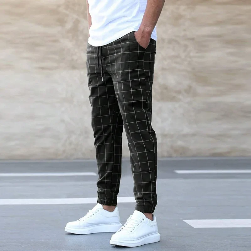 Gavento | Structured Check Sweatpants with Refined Fit