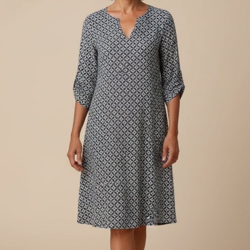 Gerda | Vintage-Inspired Summer Dress with Split Neckline and 3/4 Sleeves 1