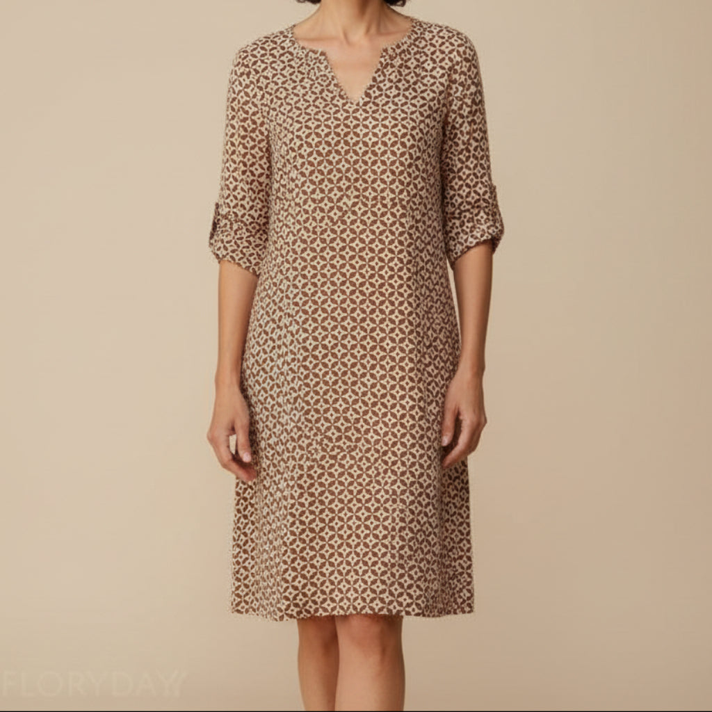 Classic Summer Dress with 3/4 Sleeves and Split Neck