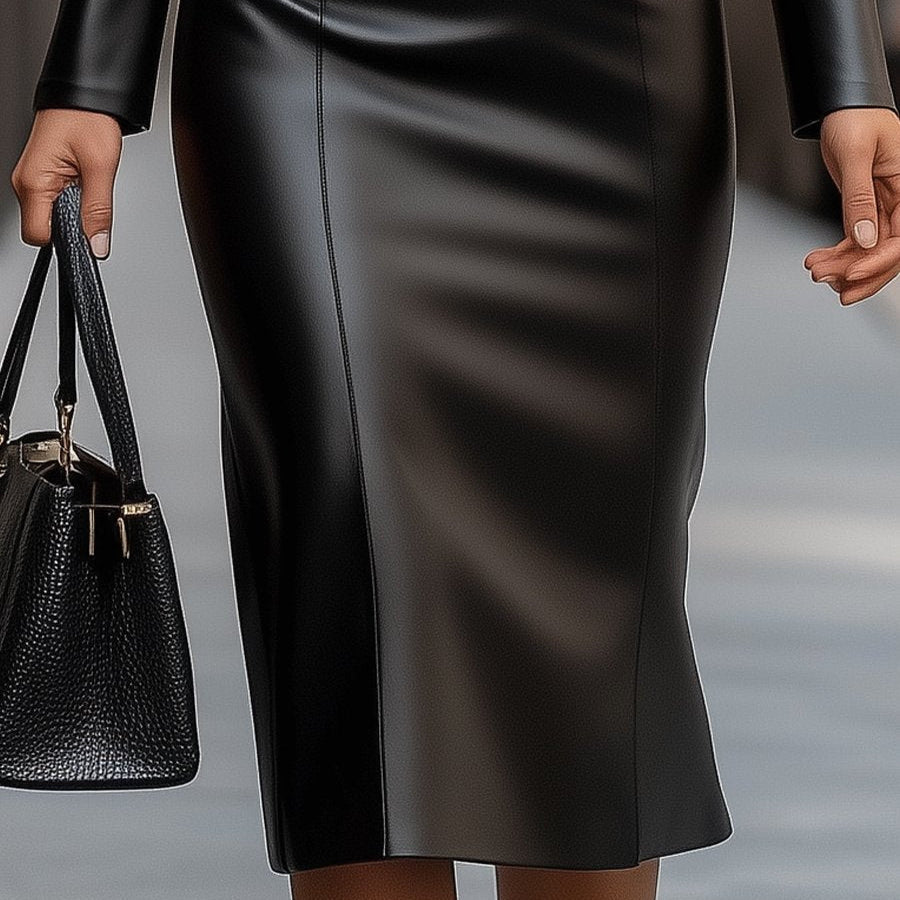 Maya | Chic Black Bodycon Dress in Faux Leather for Modern Elegance 2